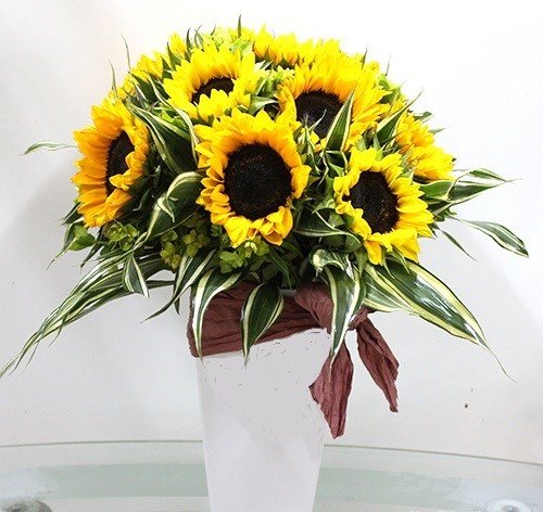 Sunflowers Bouquet | Viet Nam | Interflora Lithuania. Flower Delivery