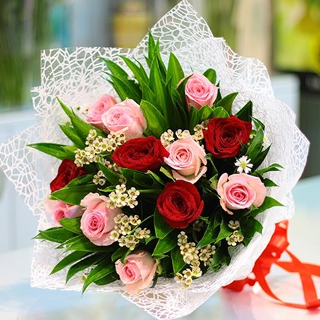 Red and Pink Roses Bouquet