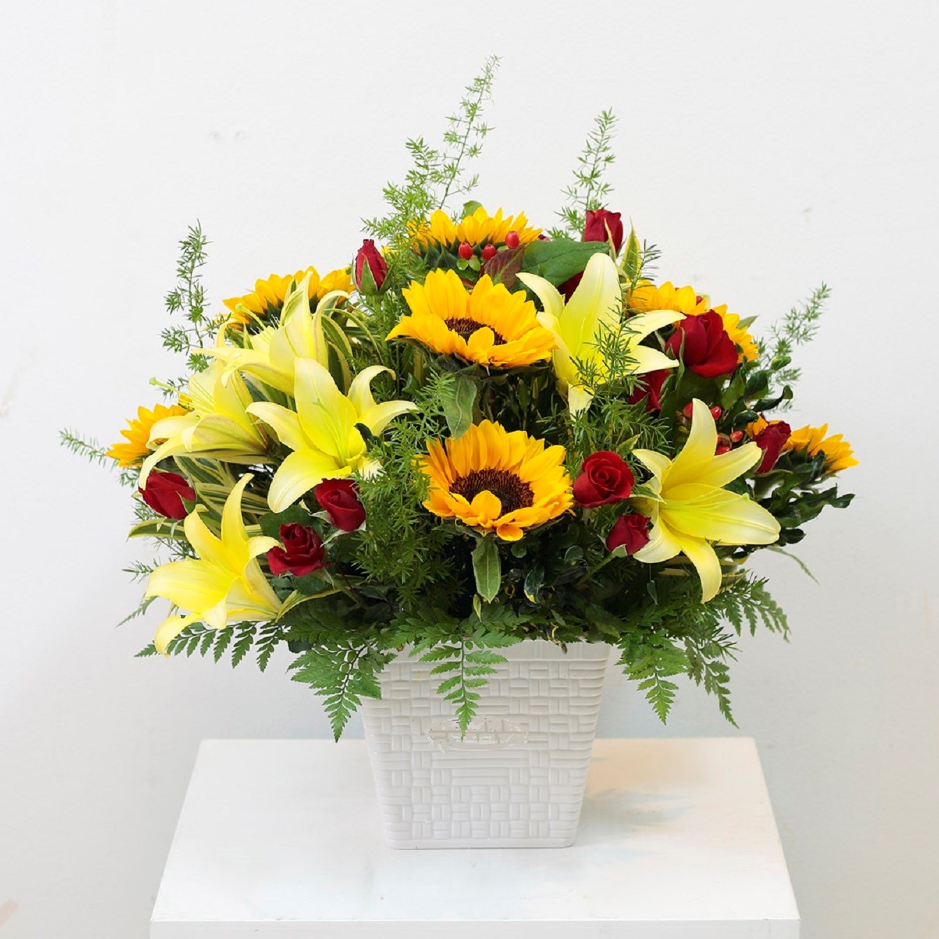 product image for Yellow and Red Arrangement