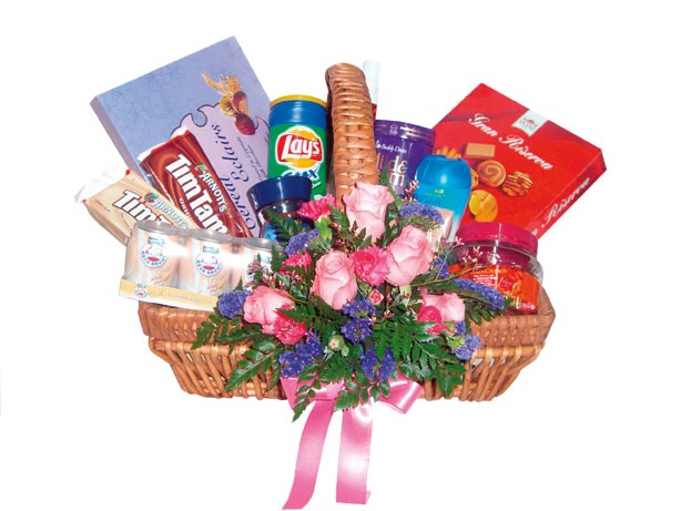 product image for Gourmet Basket with Flowers