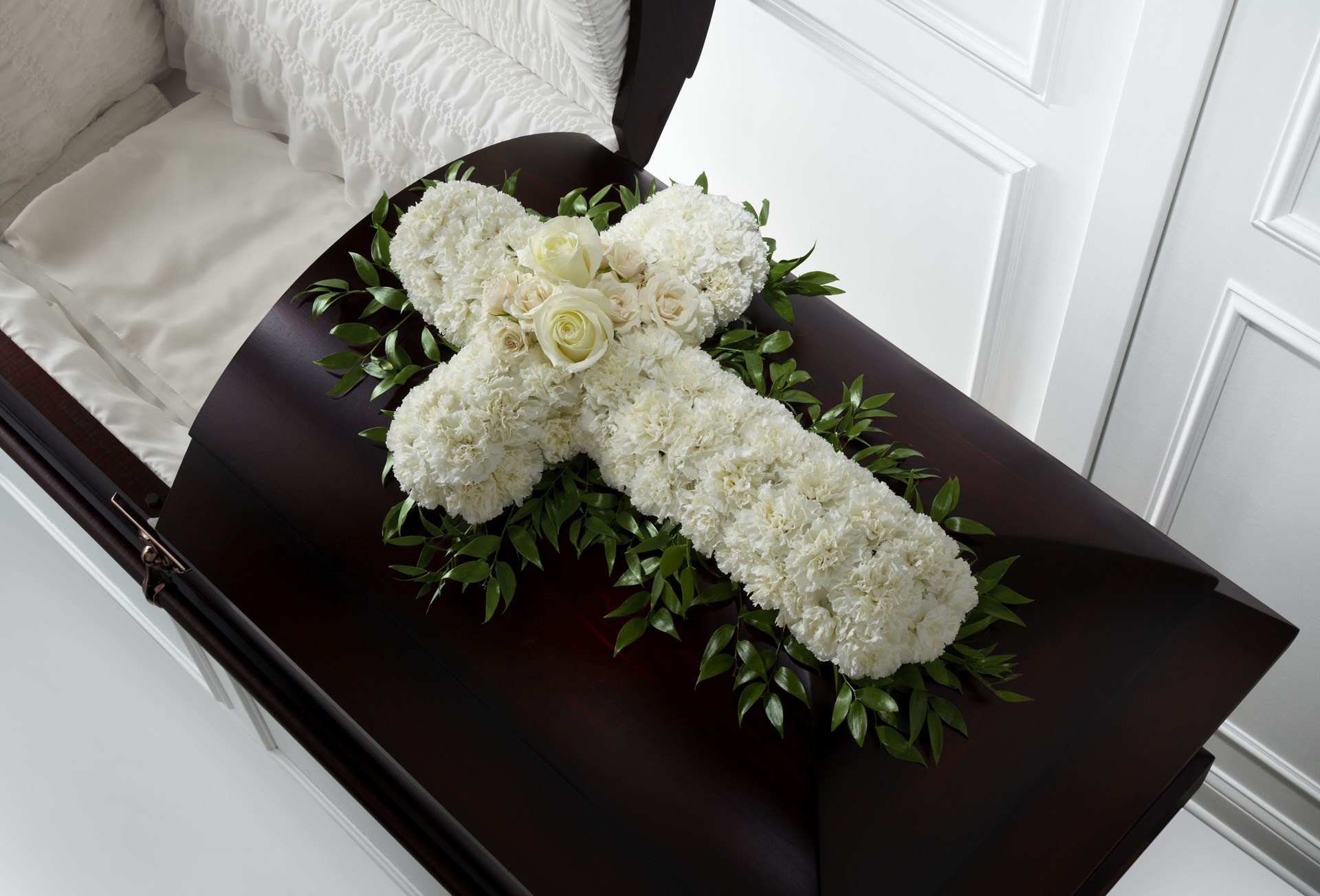product image for The FTD Peaceful Memories Casket Spray