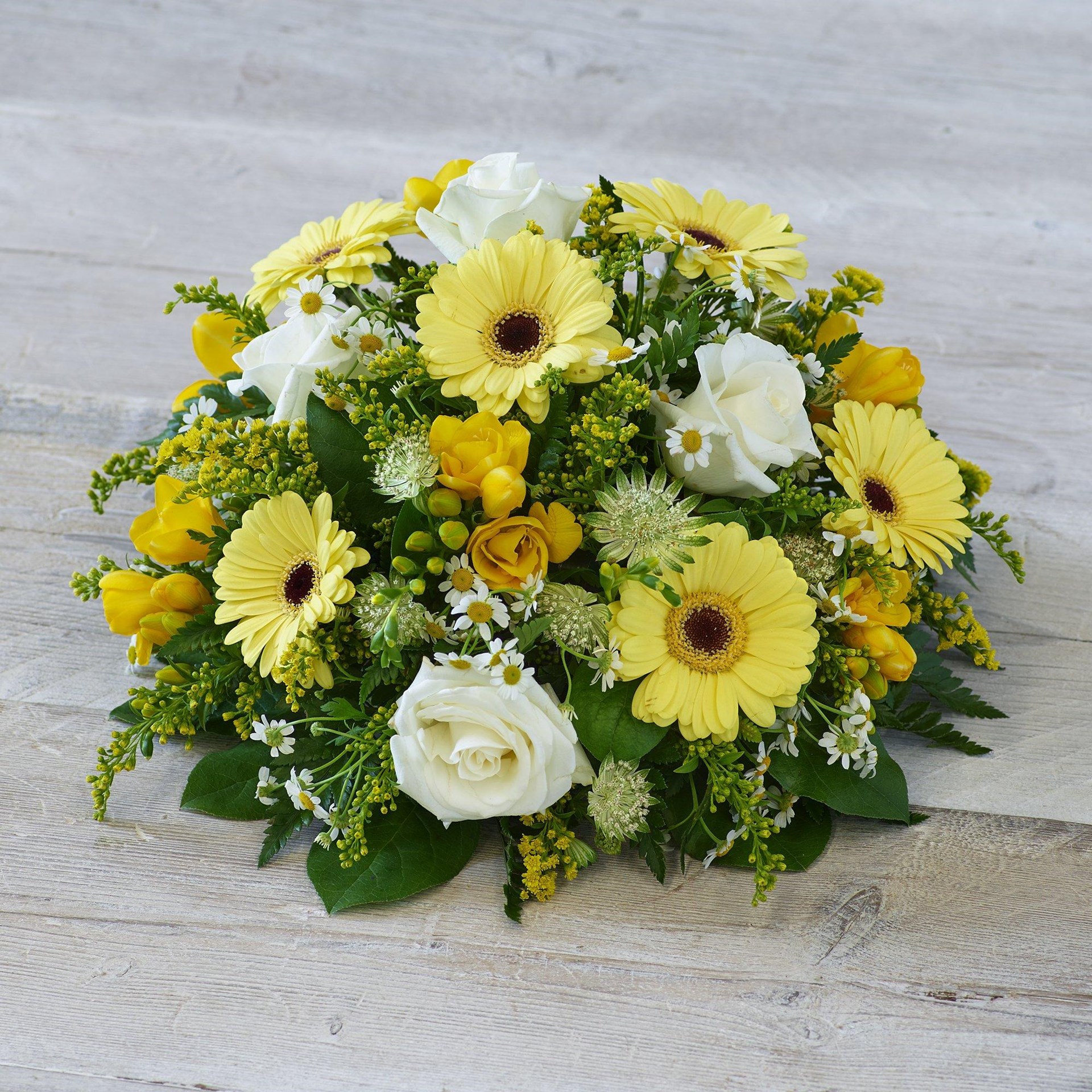 Large Scented Yellow Posy