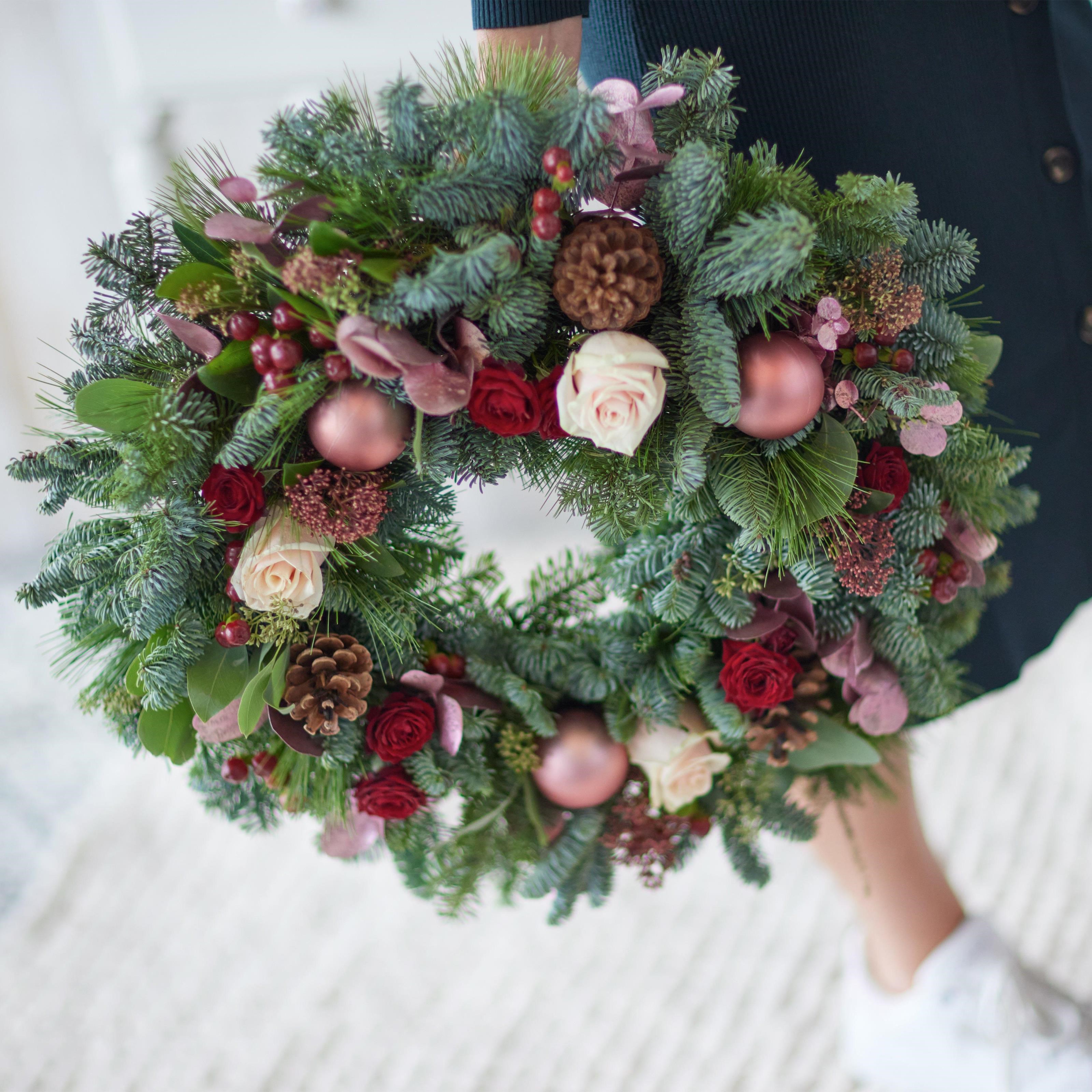 Luxury Classic Christmas Door Wreath. Ireland Interflora Lithuania