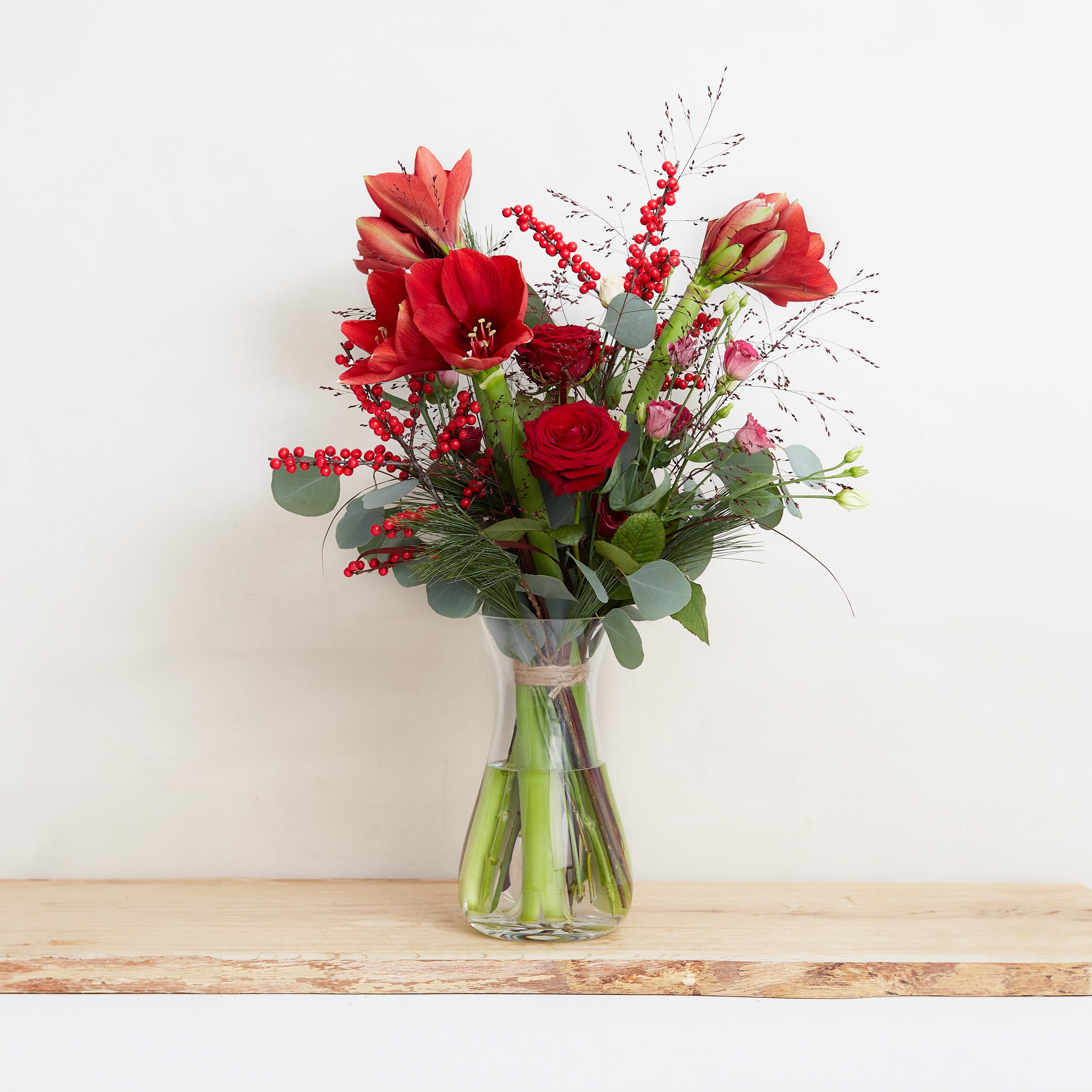 The luxurious amaryllis bouquet