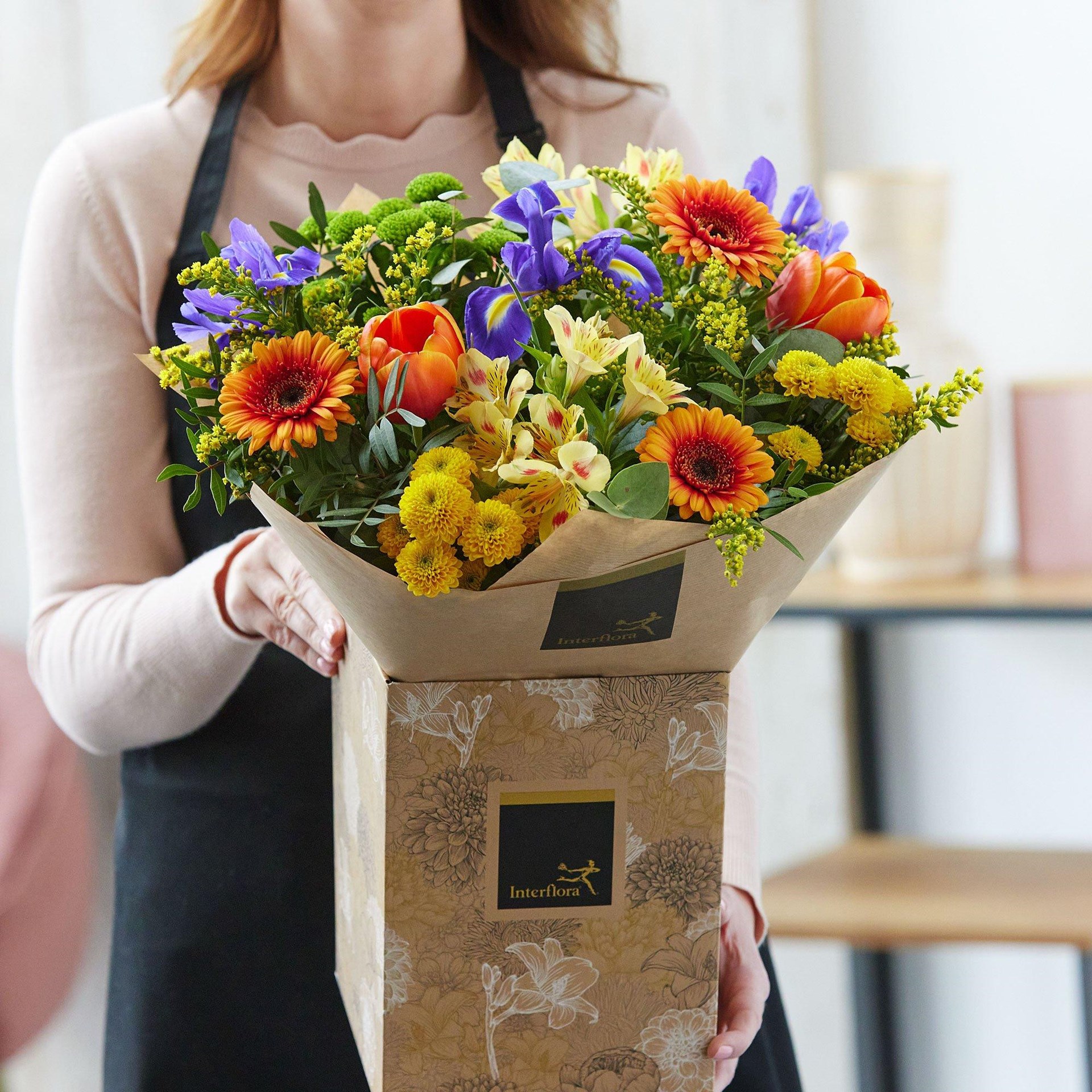product image for Classic Spring Bouquet.