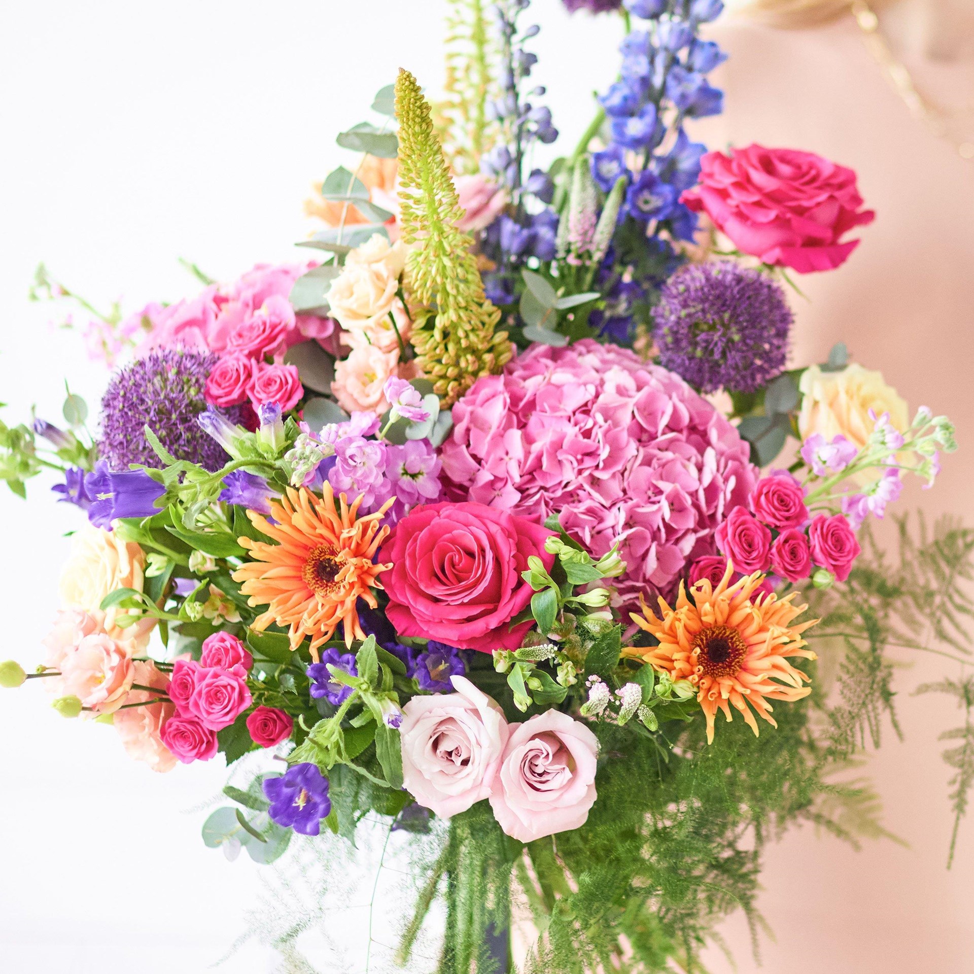 product image for Ultimate Showstopper Bright Bouquet.