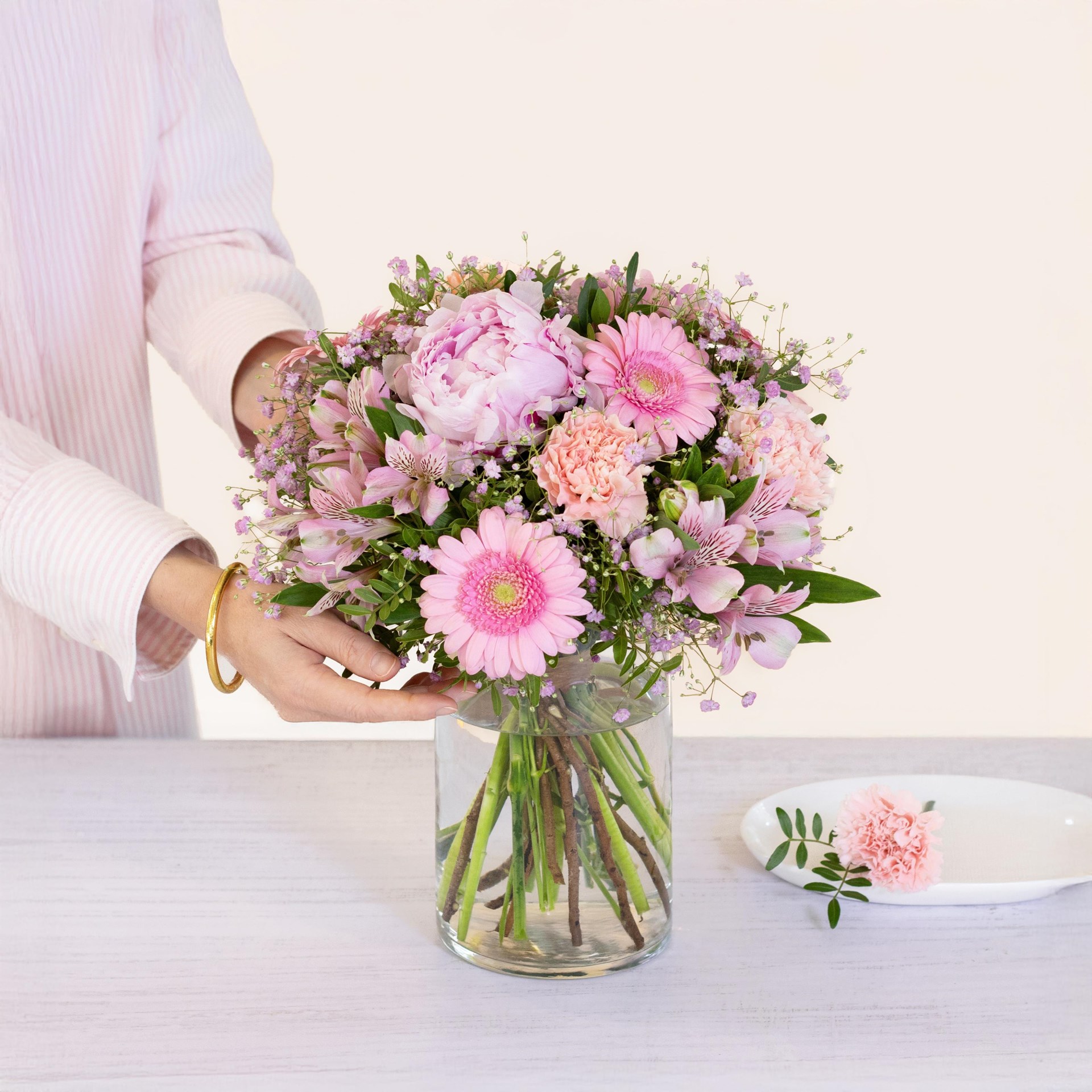 product image for Petit bouquet de saison avec pivoines - With peonies