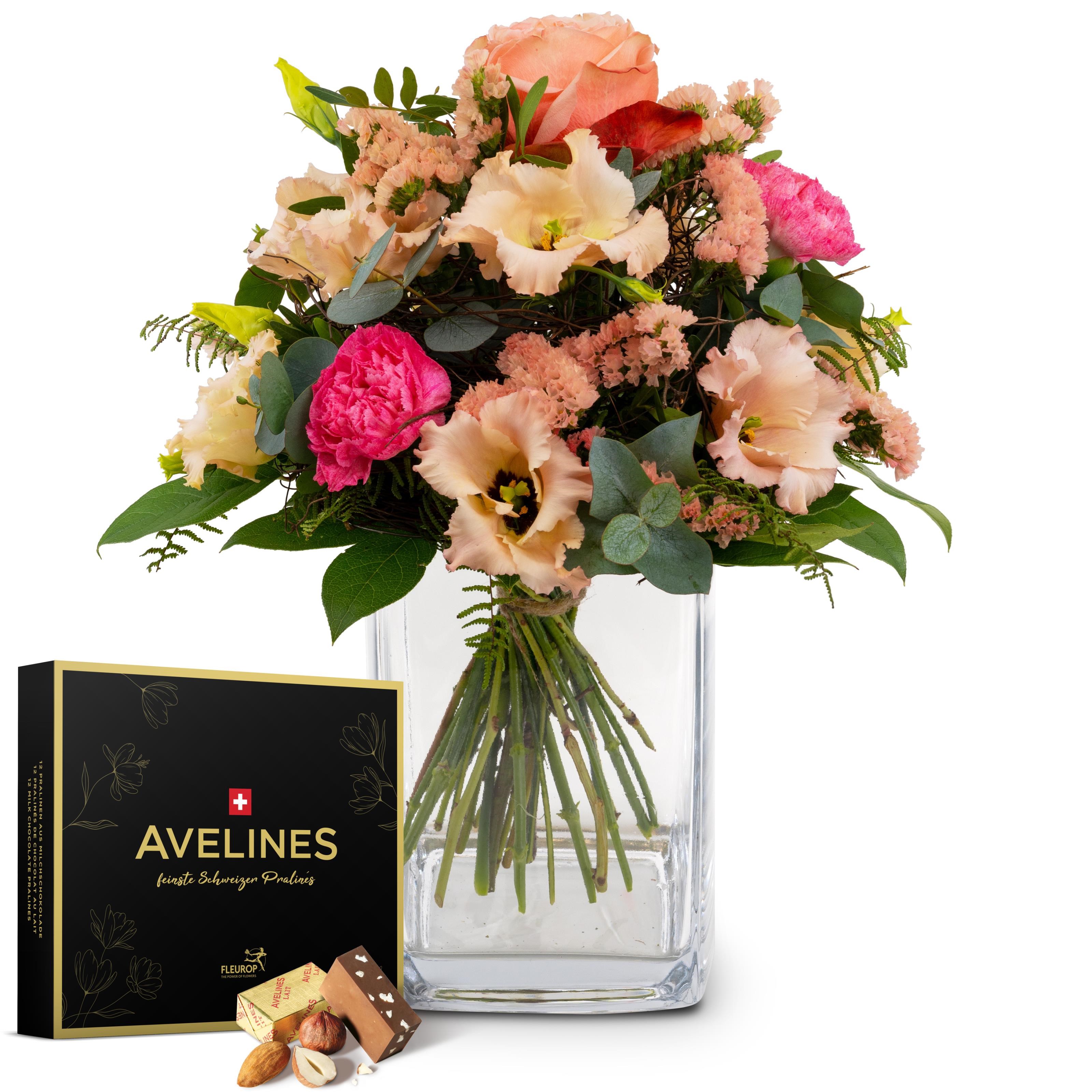 Flower bouquet Lovely with Avelines pralines from Maestrani