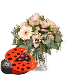 Flower bouquet 'Delicate Colors' with Munz chocolate ladybir