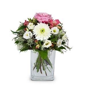 Flower bouquet 'Delicate Winter Romance'