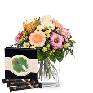 Flower bouquet 'Cheerful Winter Greeting' with Gottlieber Hu