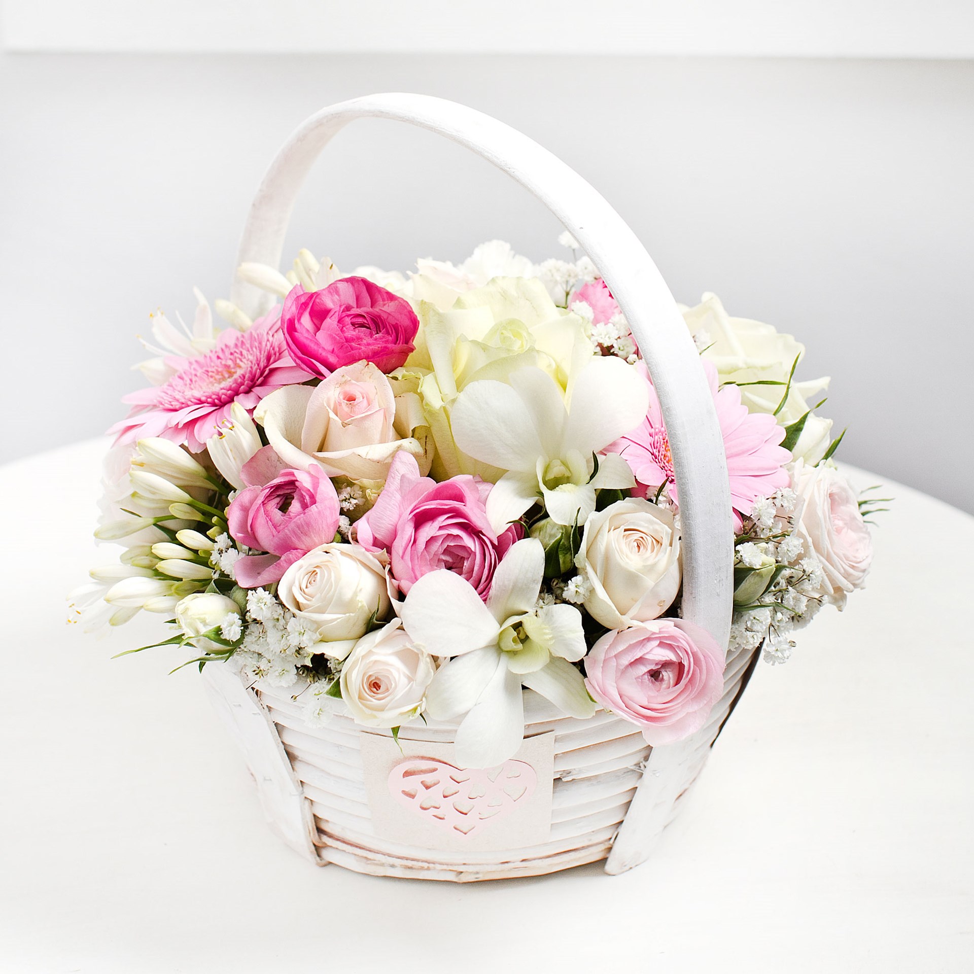 product image for Basket arrangement in light colours
